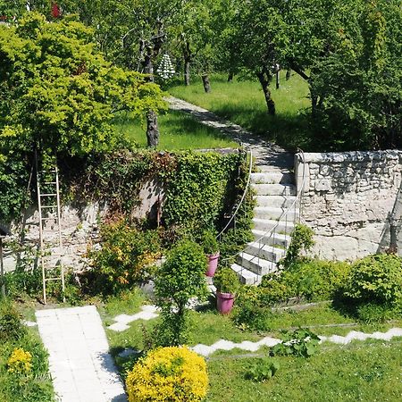 Le Jardin Des Lys - Chambre D'Hote Ou Appartement La Roche-Posay Bilik gambar