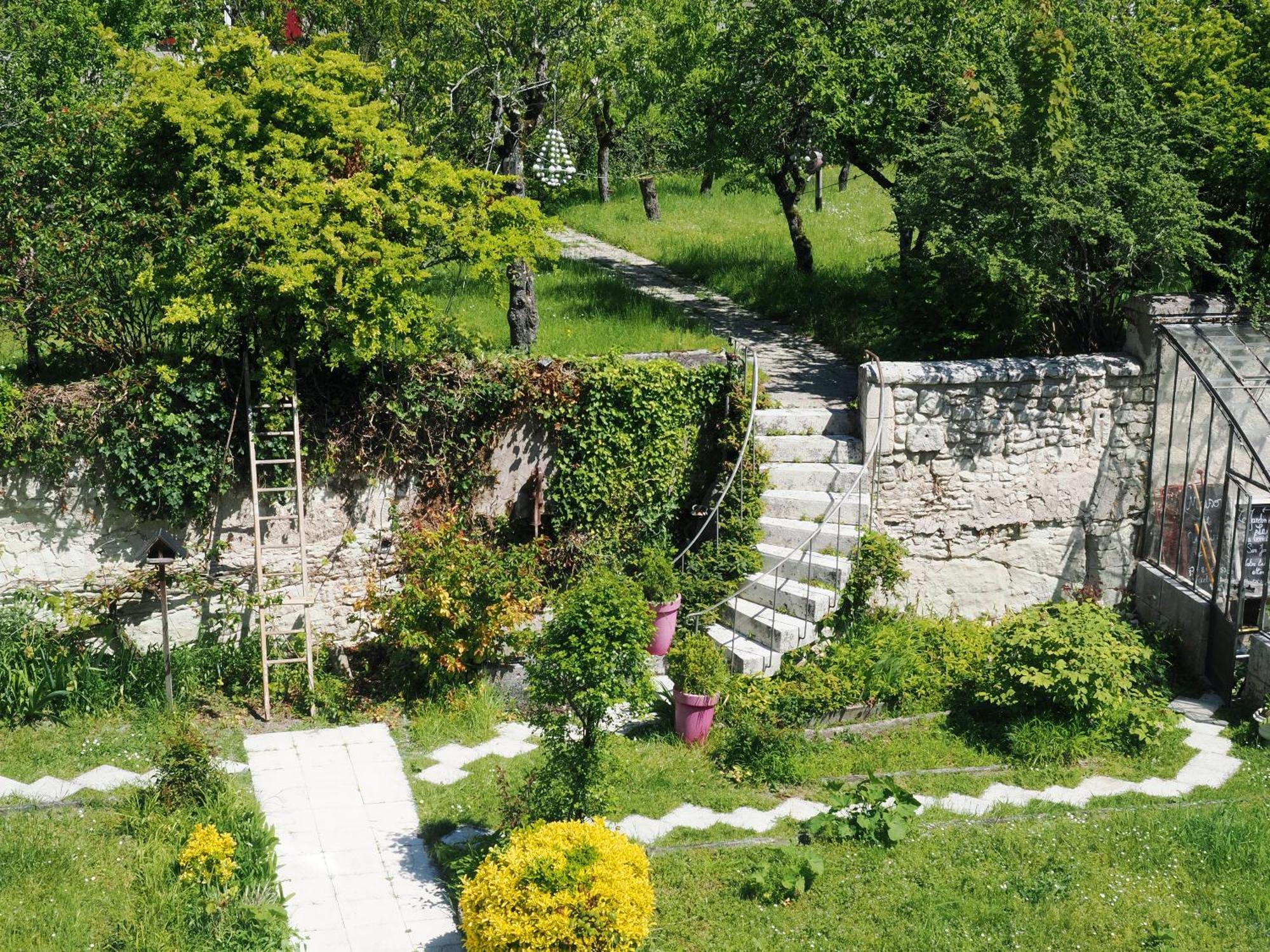 Le Jardin Des Lys - Chambre D'Hote Ou Appartement La Roche-Posay Bilik gambar